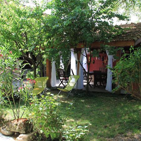 Les Pascals Bed & Breakfast Saint-Paul-lès-Romans Екстериор снимка