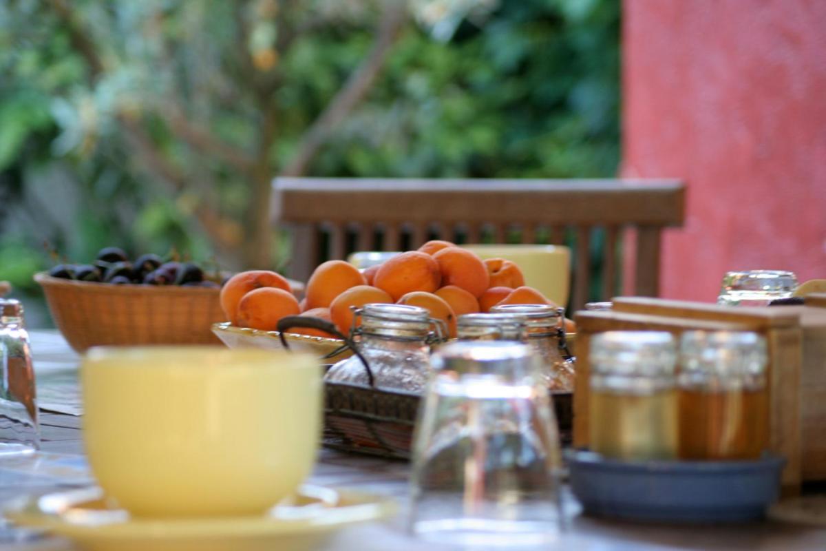 Les Pascals Bed & Breakfast Saint-Paul-lès-Romans Екстериор снимка